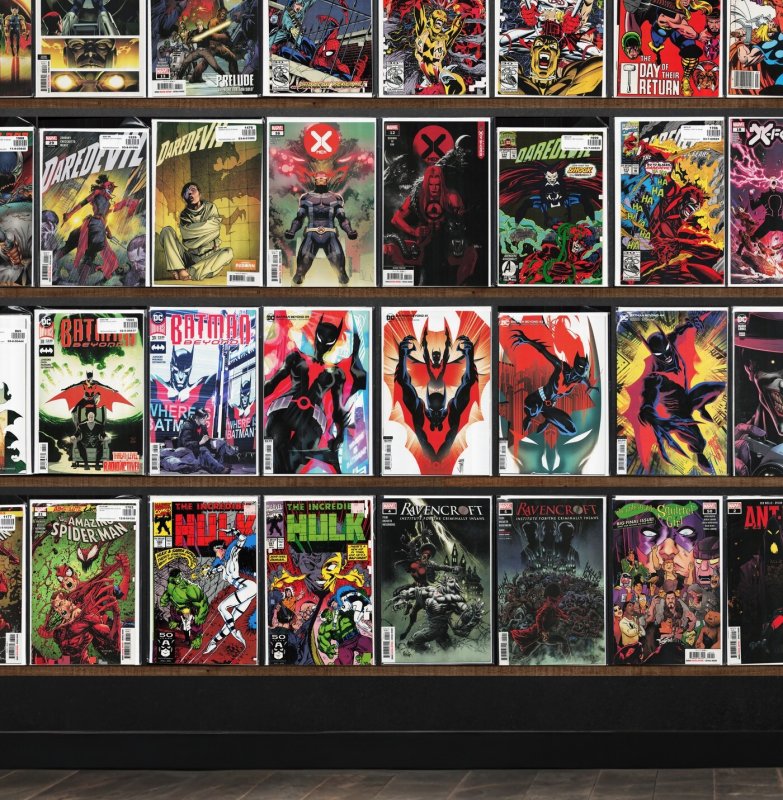 Huge Lot 150+ Comics with Daredevil, Batman Beyond, Thor, Seven Secrets & More!