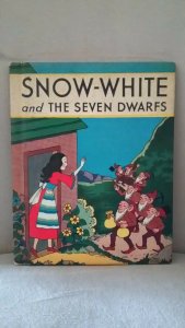 Snow White and The Seven Dwarfs ~ Illustrator Bess Living ~ 1937 (NMT) WH
