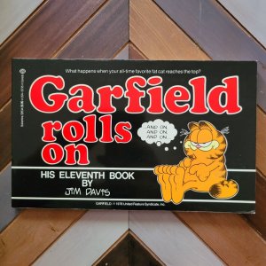 GARFIELD ROLLS ON (Jim Davis 1985) His 11th Book / 1st Print Comic Strips