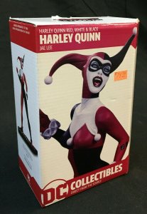 HARLEY QUINN RED WHITE + BLACK STATUE JAE LEE MIB