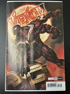 VENOM #23 1:25 RYAN BROWN VARIANT NM 2023 IN-HAND PROSHIPPER