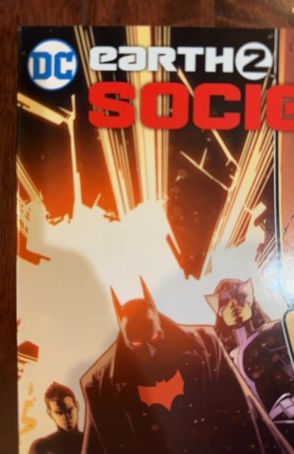 Earth 2: Society #21 (2017)