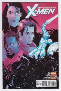 ASTONISHING X-MEN (2017 MARVEL) #5 CVR A RAMON ROSANAS