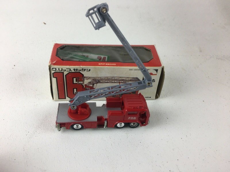 GRIP ZECHIN JAPAN 4 TRUCKS Fire engine motor grader shovel snow plow DIECAST NIB