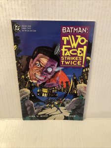 Batman Two Face Strikes Twice Tpb #1 Flip Book