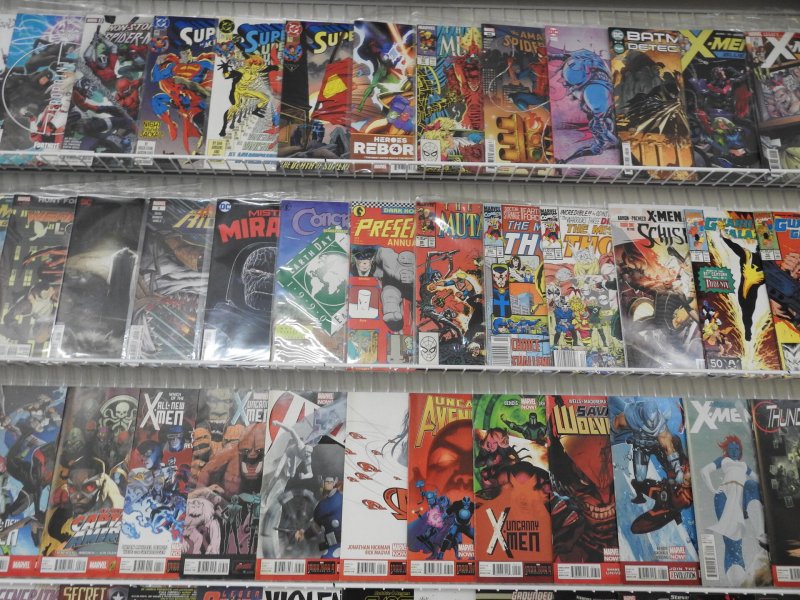 HUge Lot 190+ Comics W/ X-Men. Avengers, Wolverine+ Avg Fine/VF Condition!