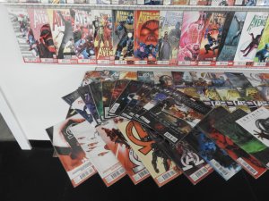 Huge Lot 200+ Comics W/ Avengers, Infinity, Uncanny+ Avg VF-NM Condition!!