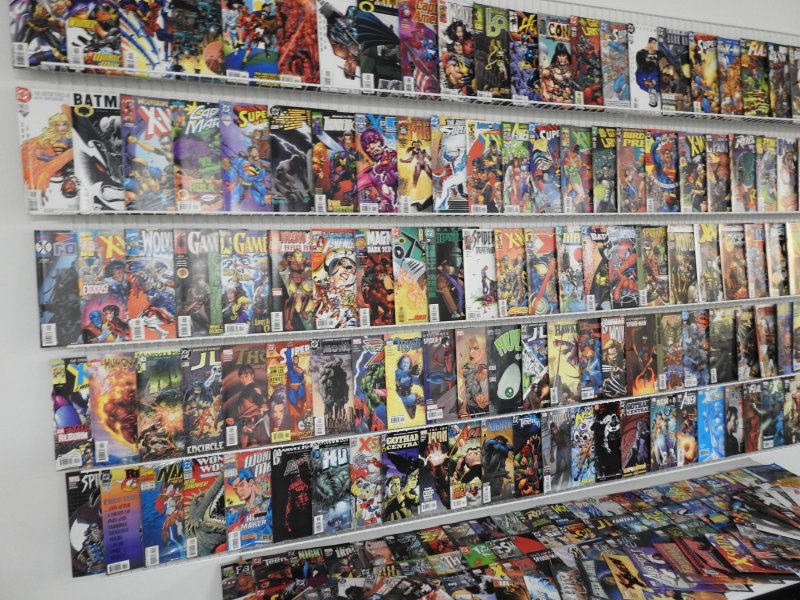 Huge Lot 220+ Comics W/ Avengers, X-Men, Wolverine, +More! Avg FN Condition!