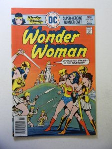 Wonder Woman #224 (1976) VF Condition