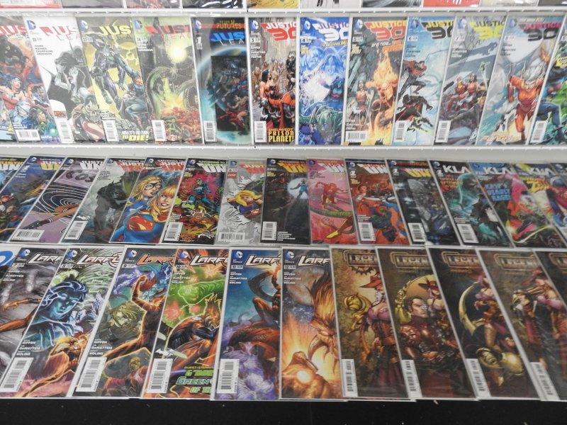 Huge Lot 150+ Comics W/ FLash, Hulk, Justice League+ Avg VF+ Condition!