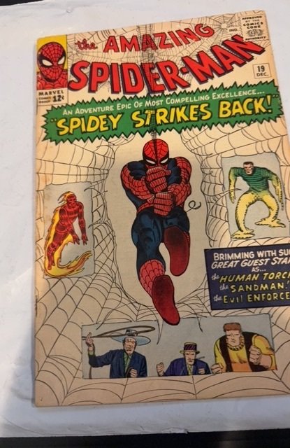 The Amazing Spider-Man #19 (1964)SpideyStrikes back-evil enforcers Ditko tanning
