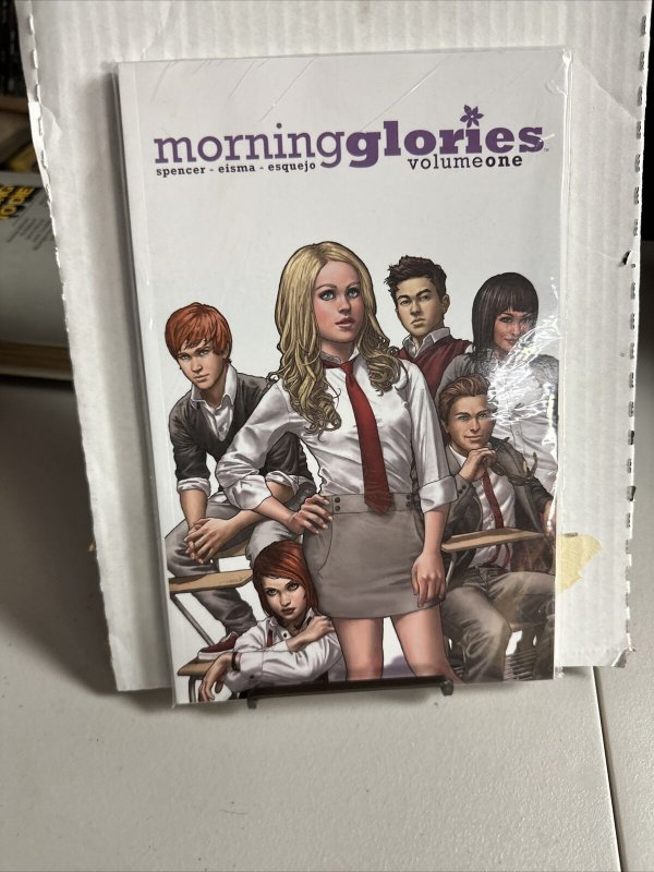 Morning Glories Vol. 1 TPB