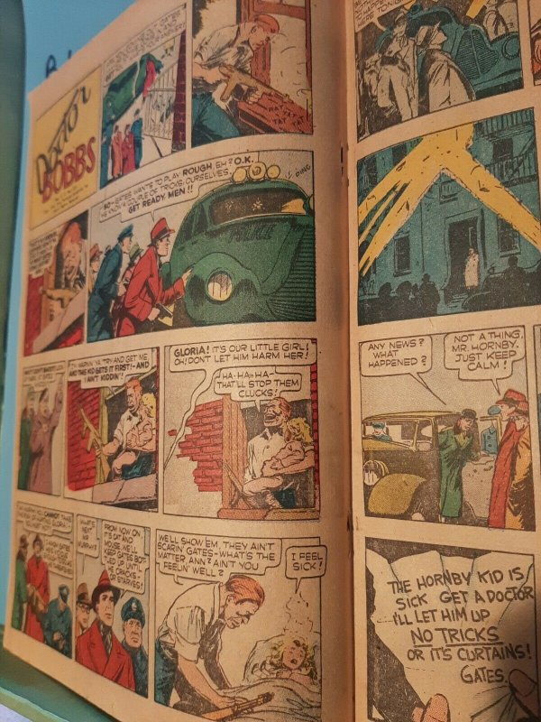 Popular COMICS #123.Golden Age. 1946. COVER DETACHED BOTTOM STAPLE. SEE PICS