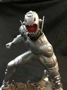 DIAMOND SELECT TOYS STATUE ULTRON AVENGERS VILLAIN (LOOSE) 