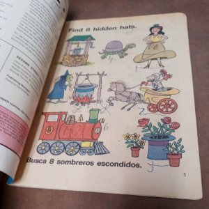 Sesame Street Magazine V2 #8 Comic Book size may 1972 Dell. Ctw