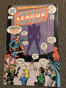 Justice League of America #117 : DC 4/75 Fn; Hawkman rejoins