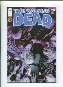 THE WALKING DEAD #29 (9.2) TRAPPED IN WOODBURY 2006