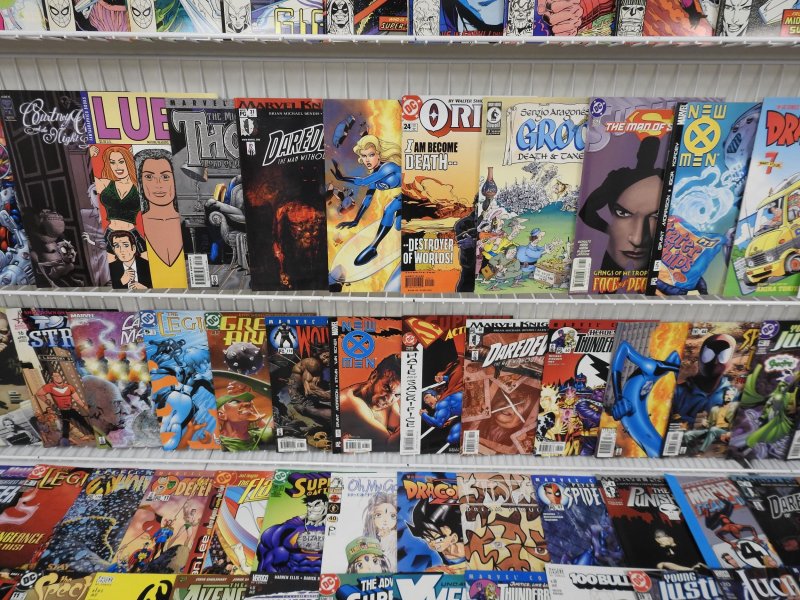 Huge Lot 200+ Comics W/ Silver Surfer, Shield, Thor, +More AVG VF-