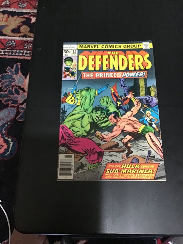 The Defenders #52 (1977) Hulk vs Namor! Hellcat cover! High-Grade! VF/NM Wow!