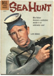 SEA HUNT #8--1961--LLOYD BRIDGES TV SERIES PHOTO COVER---RUSS MANNING ART---DELL