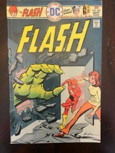 The Flash #236 (1975)