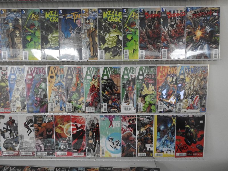 Huge Lot of 160+ Comics W/ Avengers, X-Men, +More! Avg. VF+ Condition!