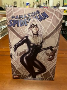 The Amazing Spider-Man #25 (2017) NM Artgerm cover