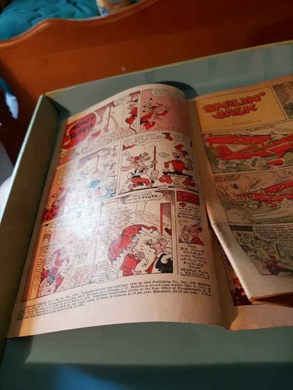 Popular COMICS #123.Golden Age. 1946. COVER DETACHED BOTTOM STAPLE. SEE PICS