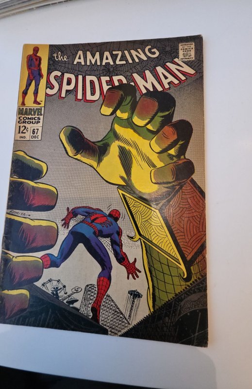 The Amazing Spider-Man #67 (1968)to squash a spider Mod foxxing/tanning