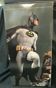 BATMAN 1:4 SCALE MUSEUM QUALITY STATUE DC COMICS ROOFTOP BASE MIB FACTORY SEALED