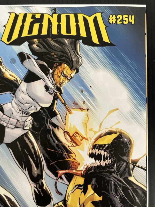 VENOM #254 1:25 LEINIL YU Var MARVEL 2026 NM IN-HAND PROSHIPPER