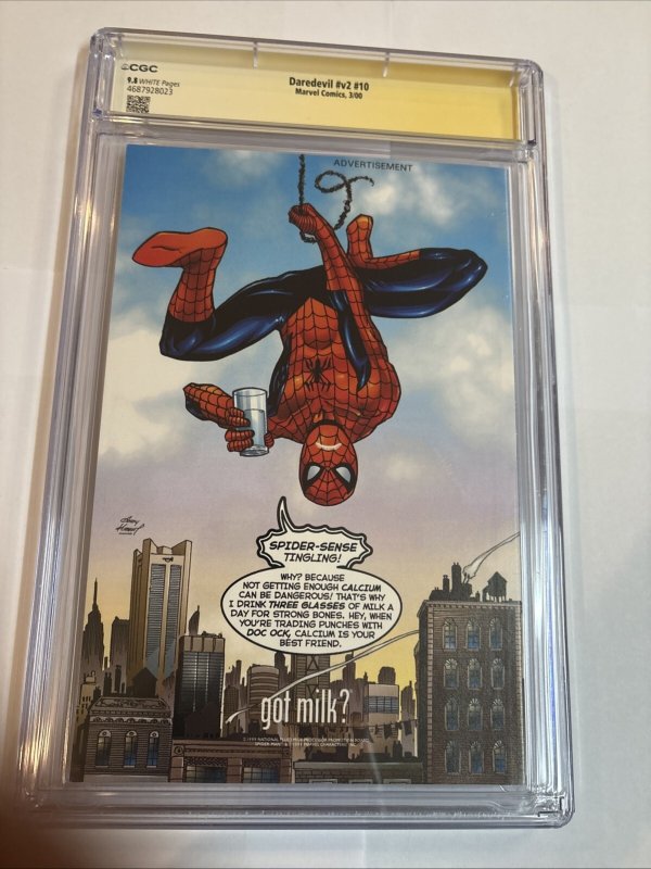 Daredevil (2000) # V2 # 10 (CGC 9.8 SS)  Marvel Comics • Signed Joe Quesada