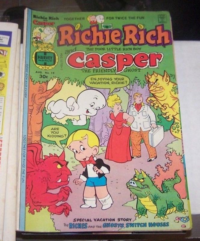 Richie Rich & Casper # 19 ( AUG 1977  Harvey) POOR rich boy  FRIENDLY GHOST 