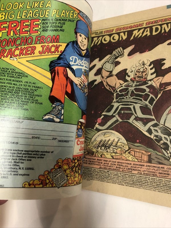 Defenders (1982) # 113 (F/VF) Canadian Price Variants (CPV)