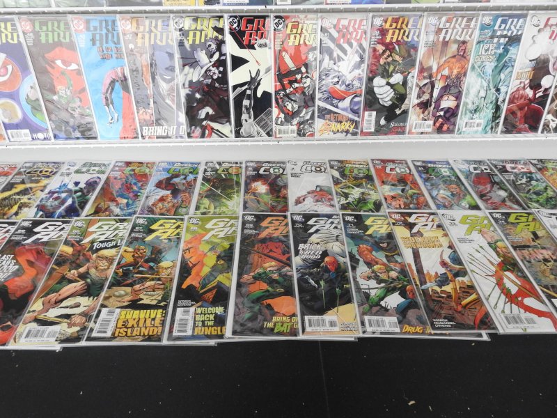 Huge Lot 150+ Comics W/ Green Arrow, Girls, Robin, Green Lantern, +More Avg VF+