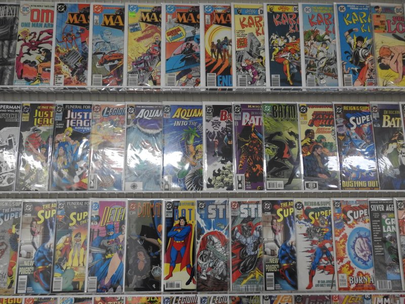 Huge Lot 120+ Comics W/ Batman, Justice League, Ghosts+ Avg Fine+ Condition!!