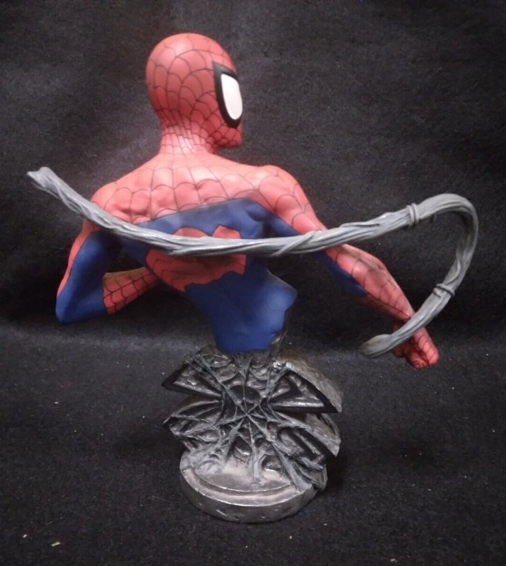 Ultimate Spider-Man 7'' Bust Diamond Select 2002 Statue Only