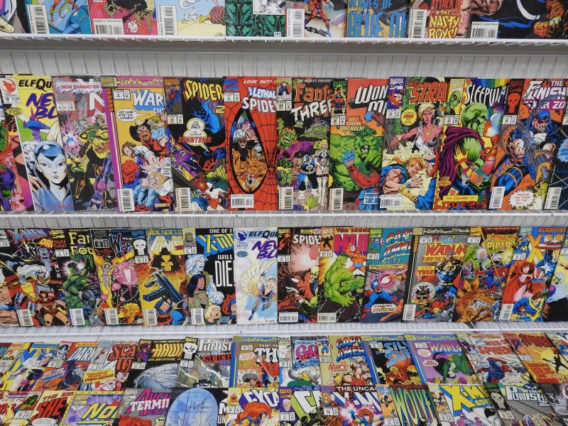 Huge Lot 190+ Comics W/ X-Men, Avengers, Venom, +More! Avg VF- Condition!