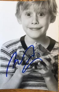 Macauley Culkin eating buzz’s pizza, signed 4x6