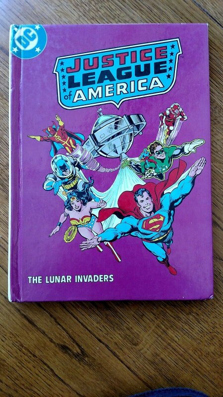 1982 DC Comics Justice League of America The Lunar Invaders Book