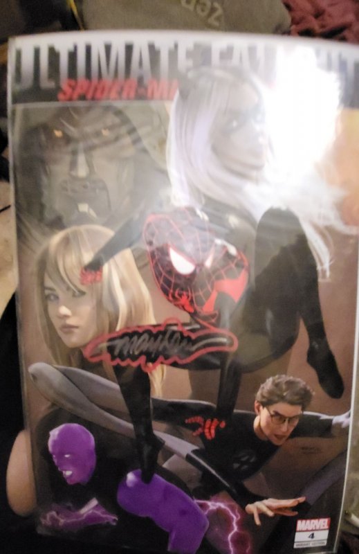 Ultimate Fallout #4 Mayhew Cover A (2021)