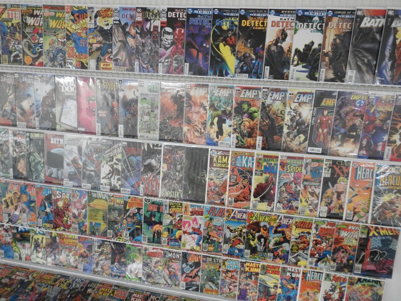 Huge Lot 140+ Comics W/ Batman, Avengers, Spider-Man, X-Men Avg VF- Condition!