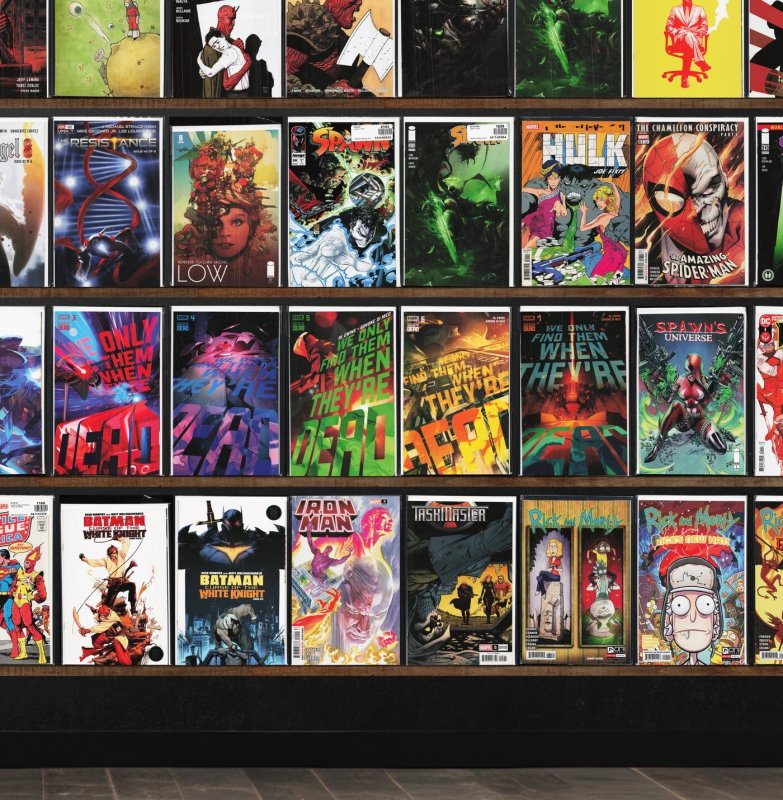 Huge Lot 150+ Comics with Spawn, Crossover, Black Science & More!