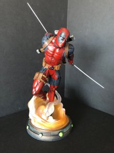 Diamond Select Gallery Marvel Deadpool PVC Diorama 9 Statue in Original Box 