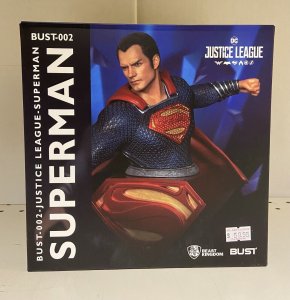 Beast Kingdom Justice League Superman Bust-002