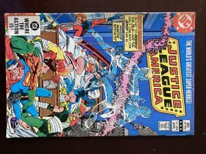 Justice League of America #205 (1982)