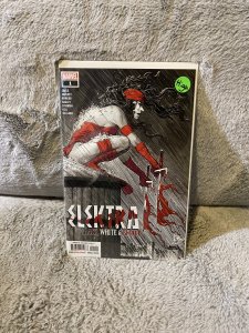 Elektra: Black, White & Blood #1 (2022)