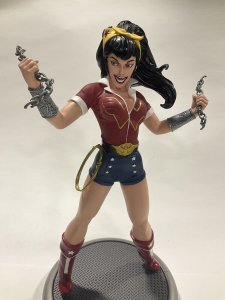 Wonder Woman DC Comics Bombshells Statue Limited Edition 1039/5200 open box 