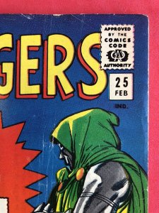 Avengers #25 (1966) 1st Battle of Avengers vs Doctor Doom 