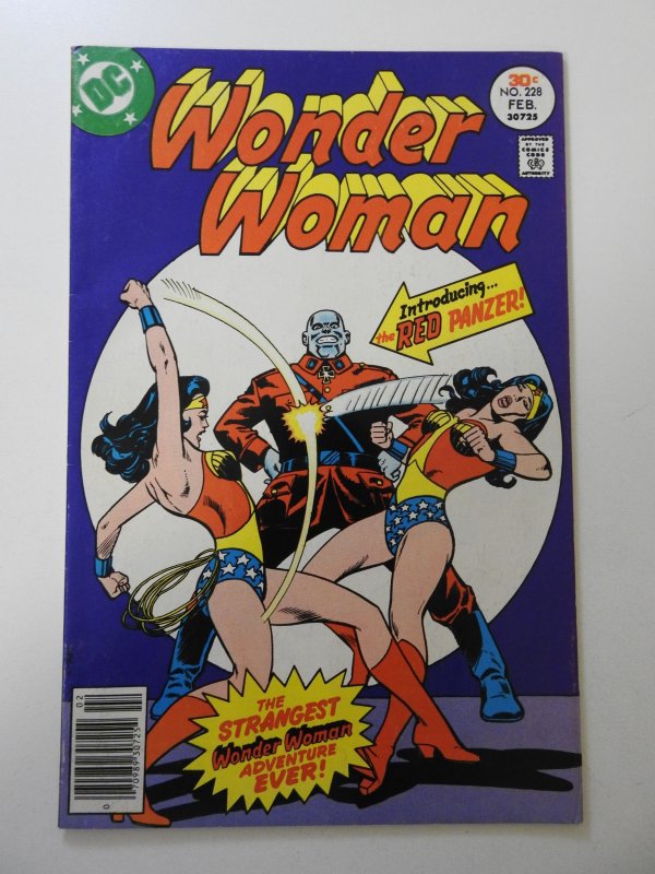 Wonder Woman #228 (1977) VF- Condition!